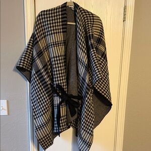 Avenue Black and White Plaid Poncho